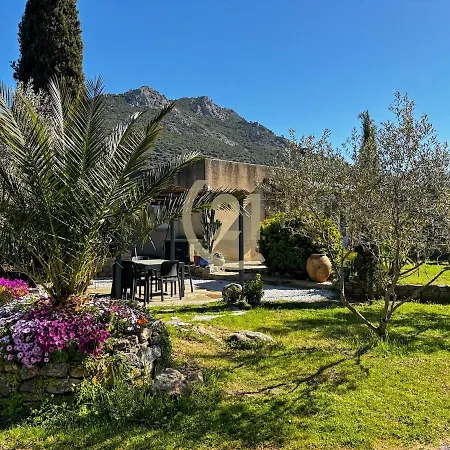 Charming House In Lozari *