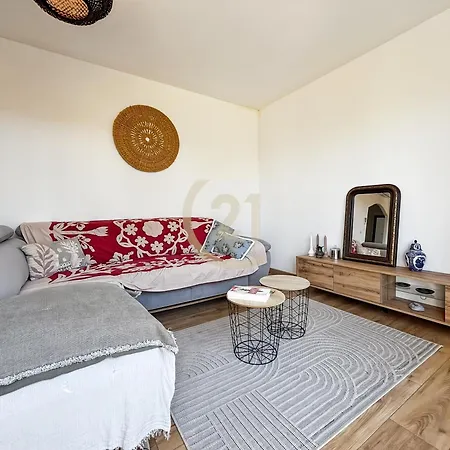Charming House In Lozari